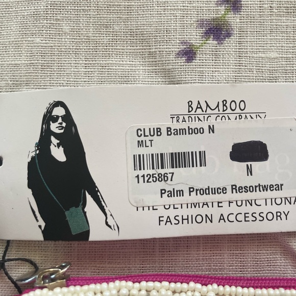 🦩HP🦩NWT Beaded Pineapple Club Crossbody Bag - Picture 3 of 7